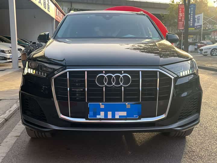 Фото 2 - Audi Q7