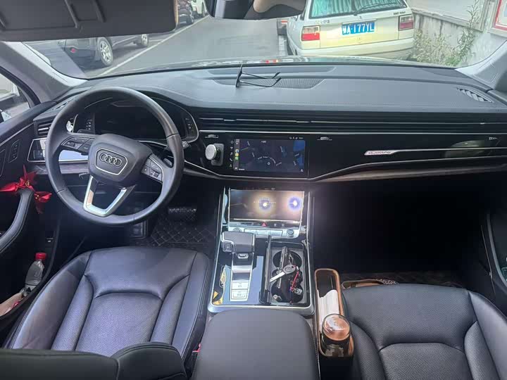 Фото 5 - Audi Q7