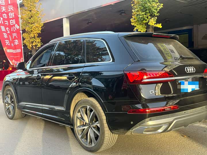 Фото 9 - Audi Q7