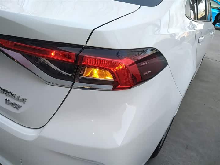 Фото 8 - Toyota Corolla