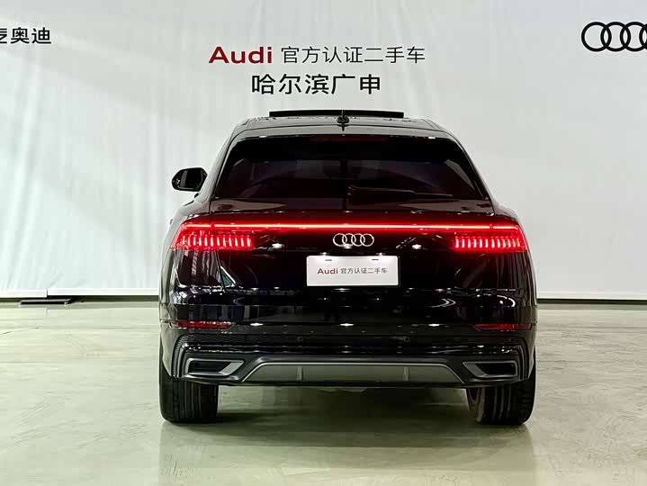 Фото 2 - Audi Q8