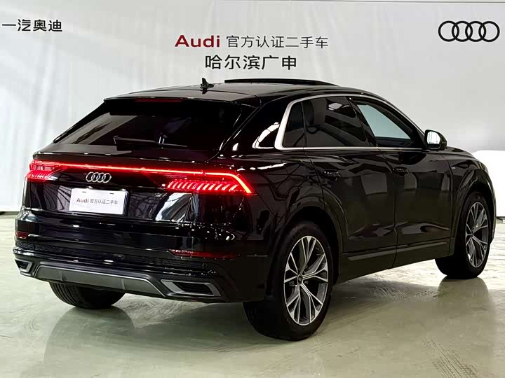 Фото 3 - Audi Q8