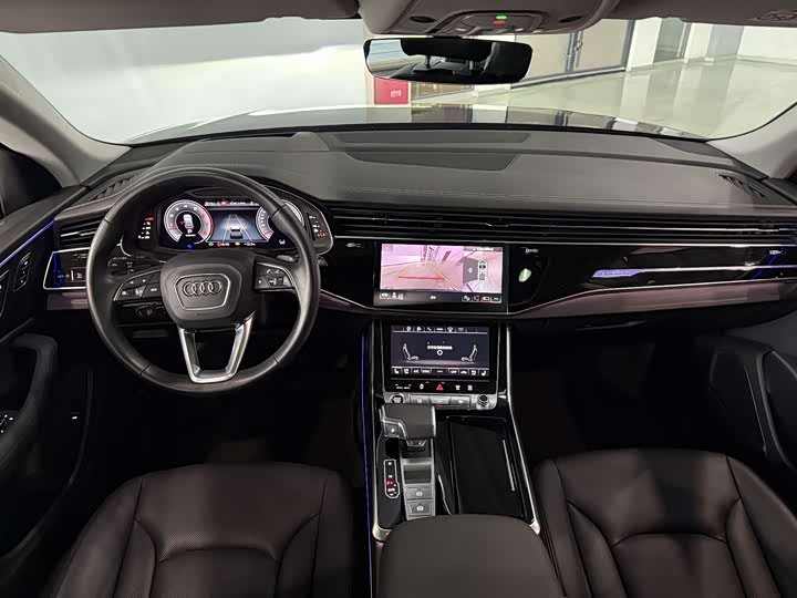 Фото 8 - Audi Q8
