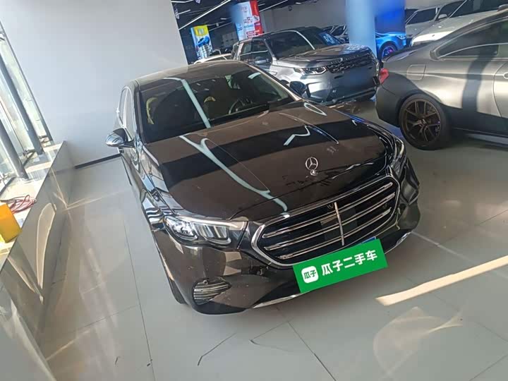 Фото 4 - Mercedes-Benz E-Class