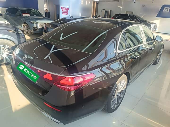 Фото 7 - Mercedes-Benz E-Class