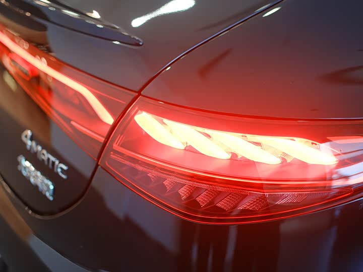 Фото 9 - Mercedes-Benz EQE