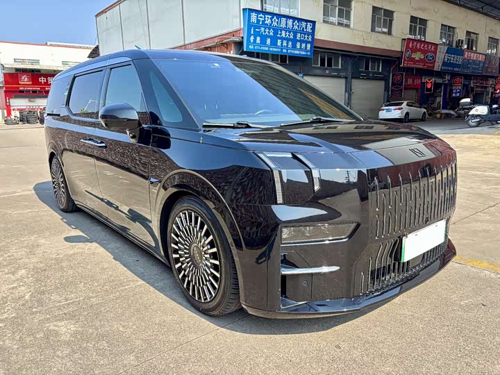 Фото 3 - Zeekr 009