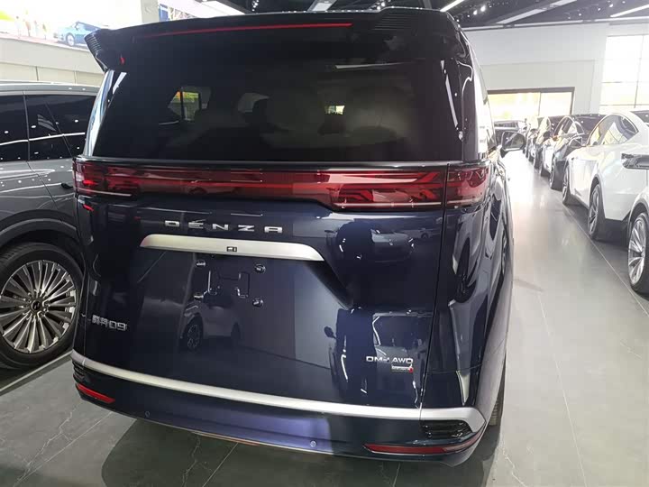 Фото 7 - Denza D9