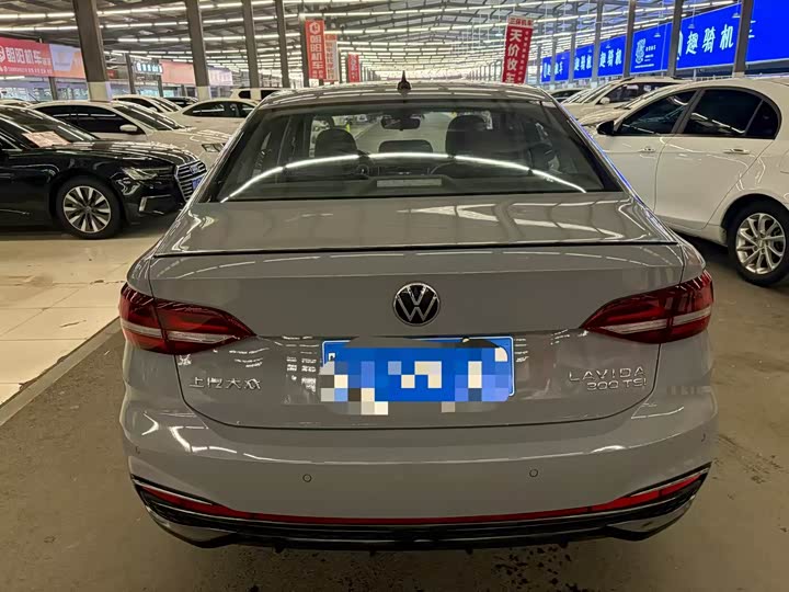 Фото 8 - Volkswagen Lavida