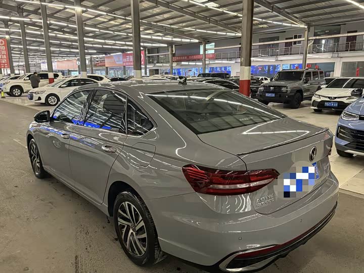 Фото 9 - Volkswagen Lavida