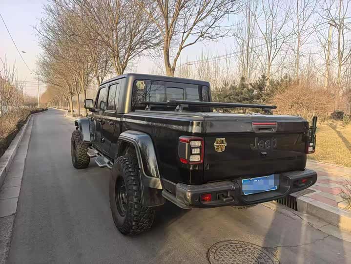 Фото 5 - Jeep Gladiator