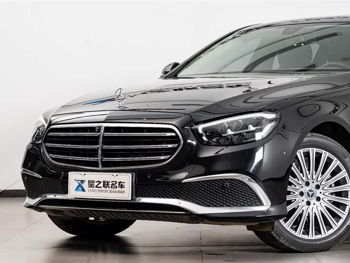 Фото 3 - Mercedes-Benz E-Class