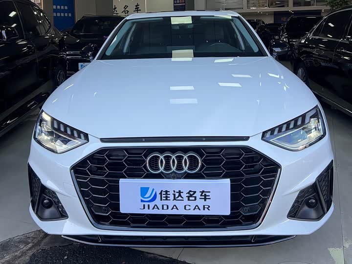 Фото 2 - Audi A4L