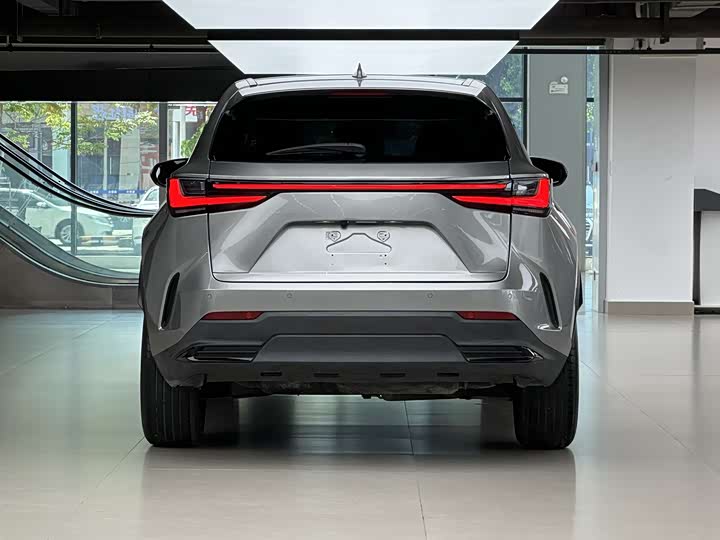 Фото 4 - Lexus NX