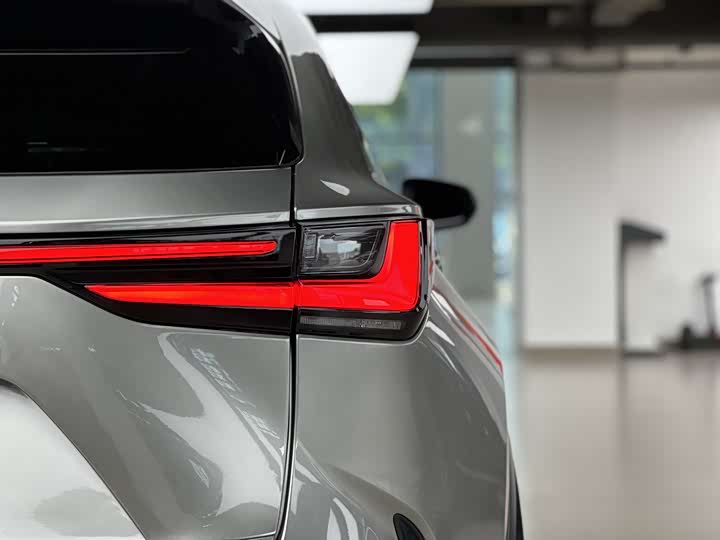 Фото 7 - Lexus NX