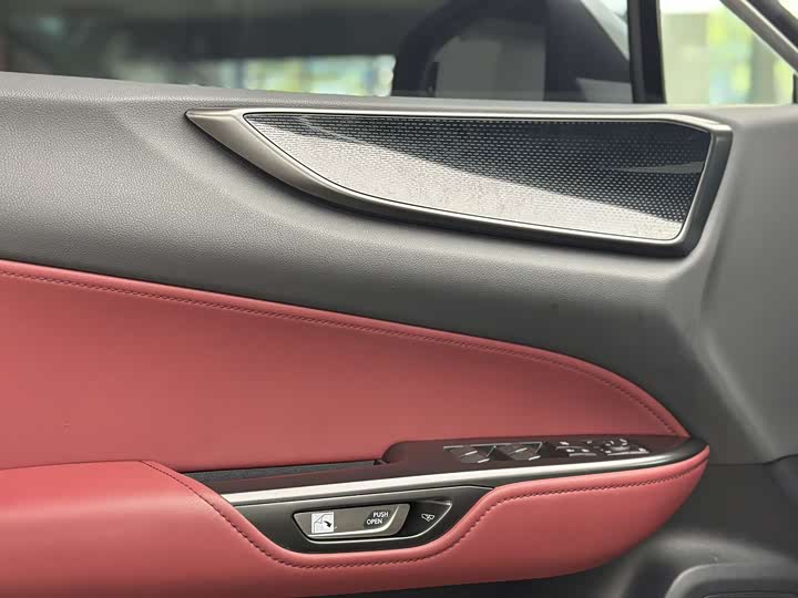 Фото 8 - Lexus NX