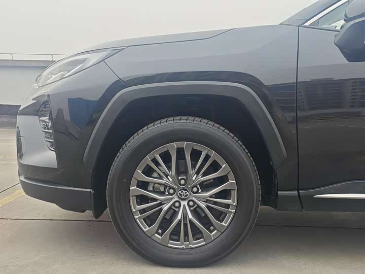 Фото 9 - Toyota Wildlander