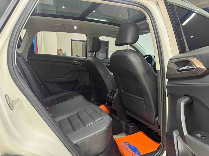 Фото 9 - Volkswagen Tharu