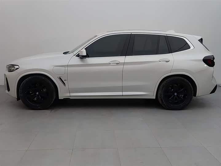 Фото 3 - BMW iX3