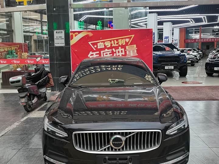 Фото 3 - Volvo S90