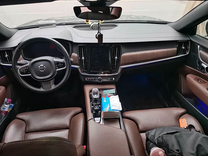 Фото 4 - Volvo S90