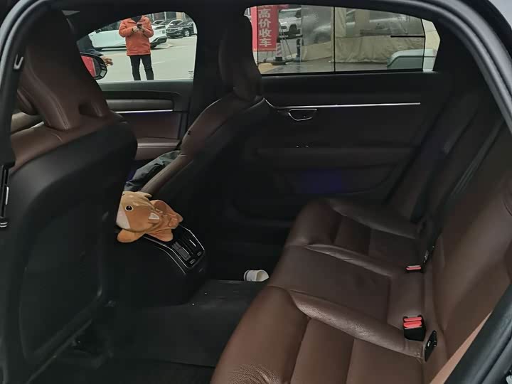 Фото 6 - Volvo S90