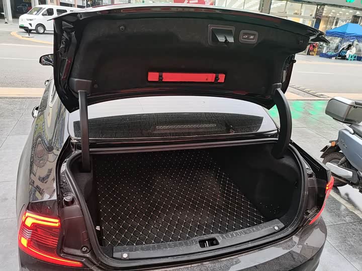 Фото 7 - Volvo S90