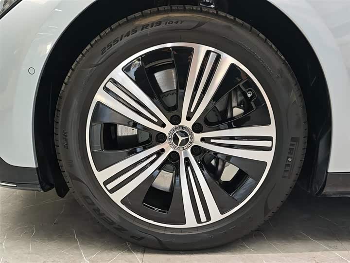 Фото 4 - Mercedes-Benz EQE