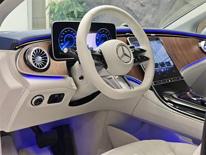 Фото 7 - Mercedes-Benz EQE