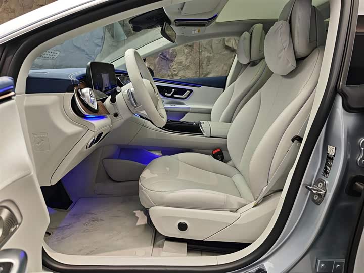 Фото 8 - Mercedes-Benz EQE