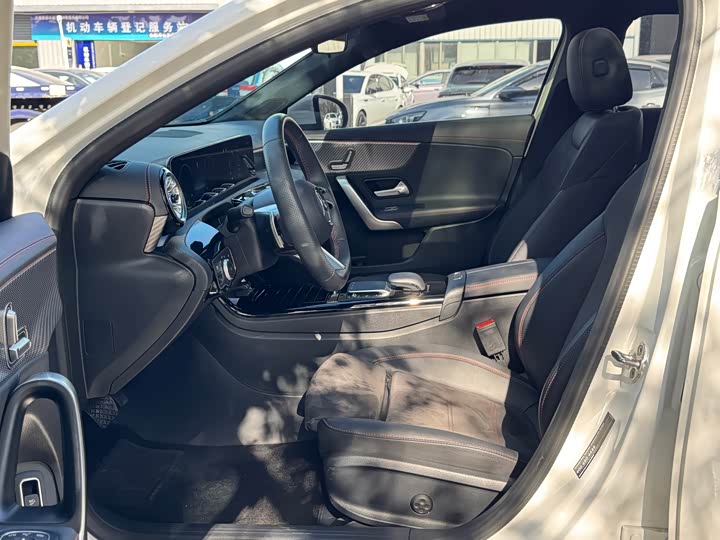 Фото 7 - Mercedes-Benz A-Class