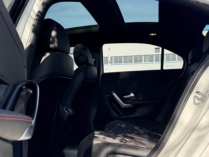 Фото 8 - Mercedes-Benz A-Class