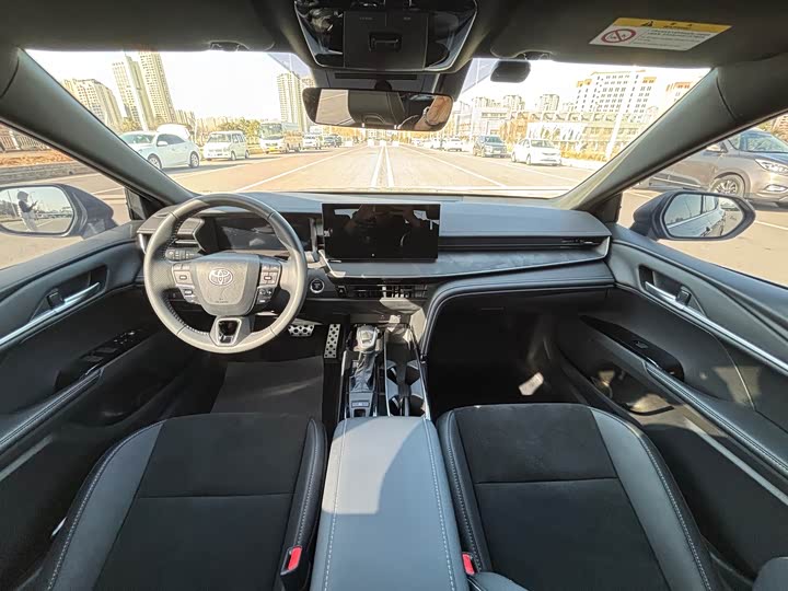 Фото 6 - Toyota Camry