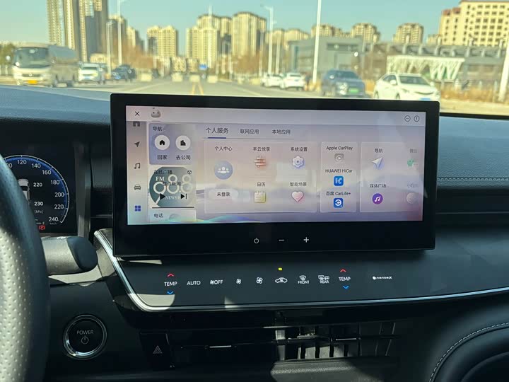 Фото 9 - Toyota Camry