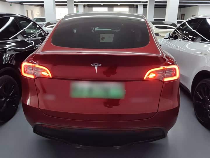 Фото 6 - Tesla Model Y