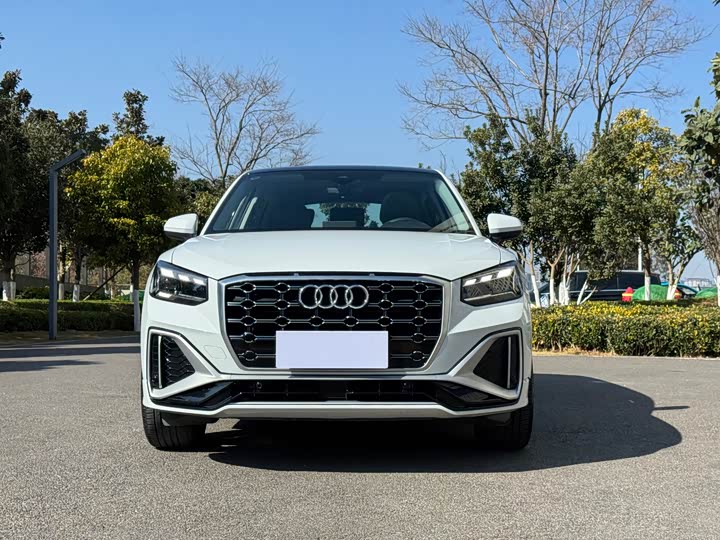 Фото 1 - Audi Q2L