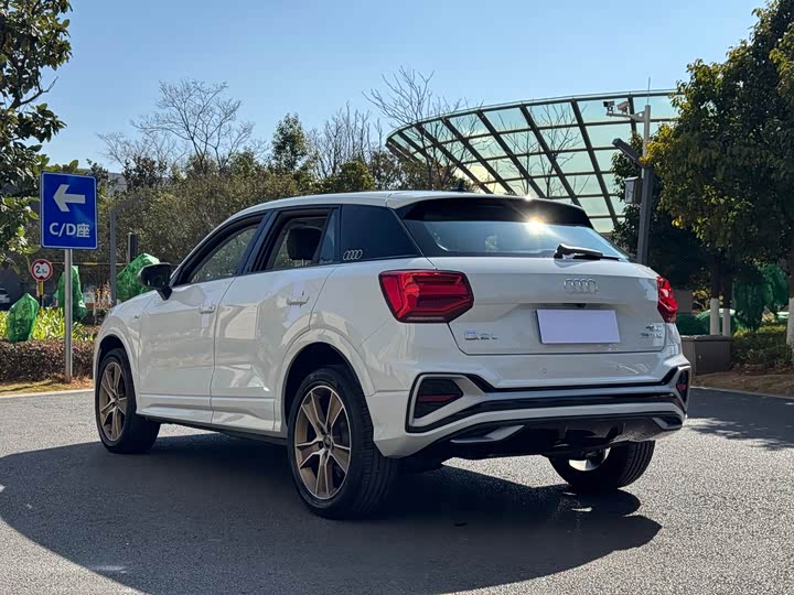 Фото 2 - Audi Q2L