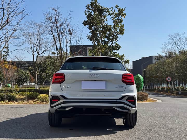 Фото 4 - Audi Q2L