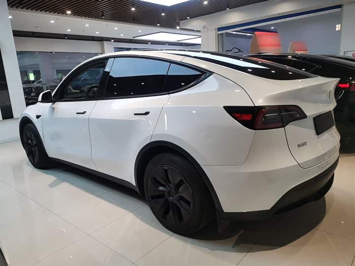 Фото 5 - Tesla Model Y