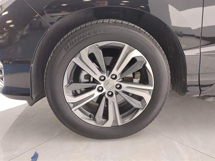 Фото 6 - Honda UR-V