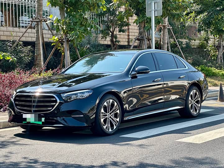 Фото 1 - Mercedes-Benz E-Class Hybrid