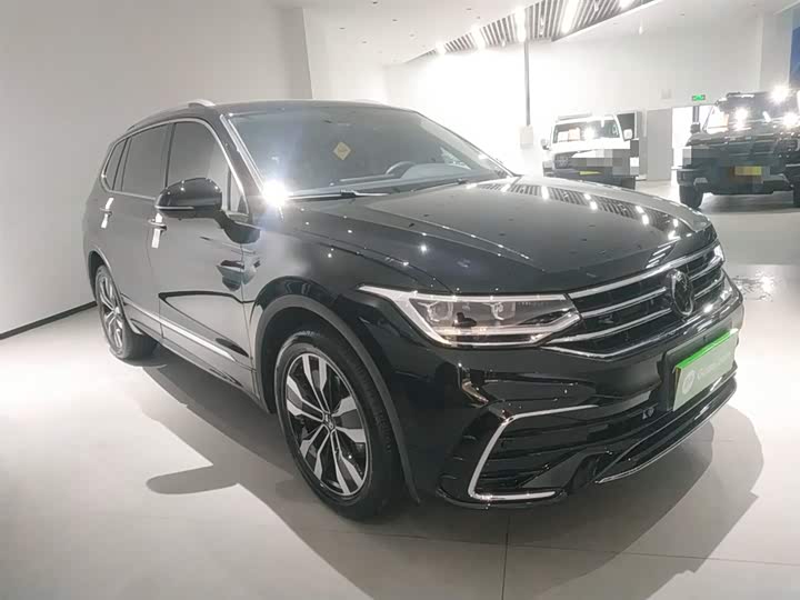 Фото 4 - Volkswagen Tiguan L Pro