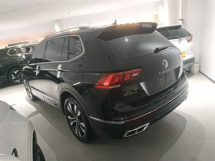 Фото 7 - Volkswagen Tiguan L Pro