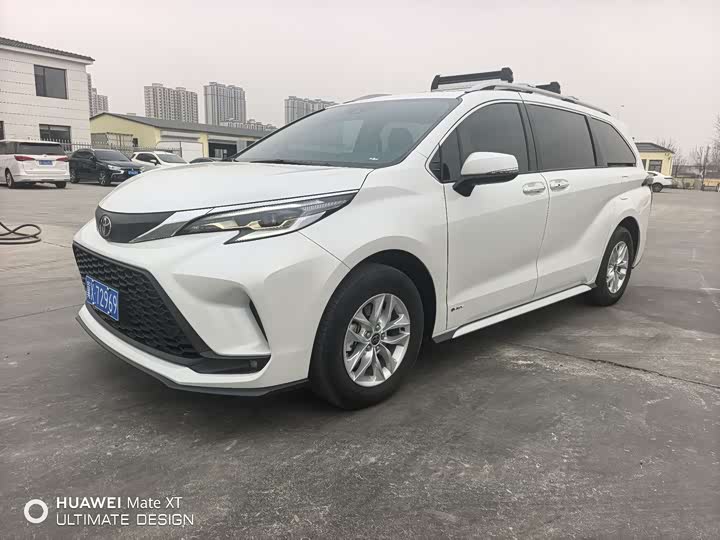 Фото 1 - Toyota Granvia