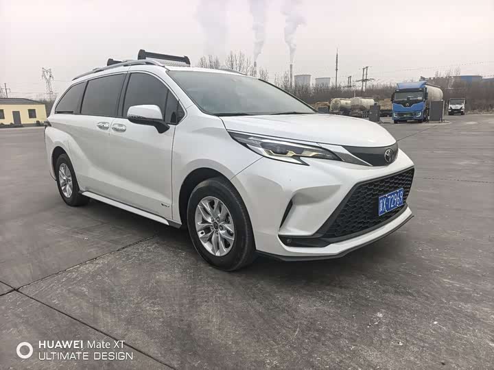 Фото 2 - Toyota Granvia