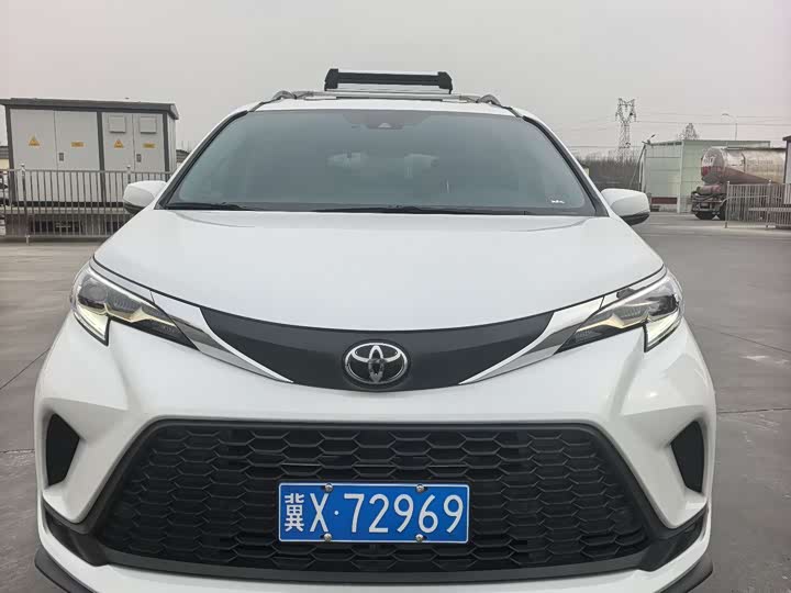 Фото 3 - Toyota Granvia