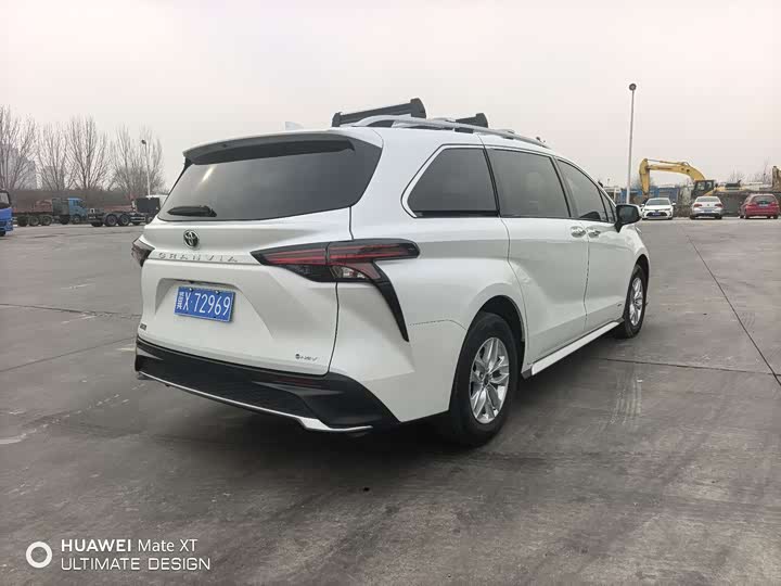 Фото 4 - Toyota Granvia