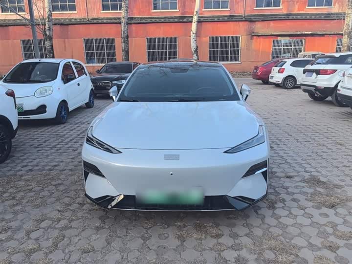 Фото 3 - Geely Galaxy E8