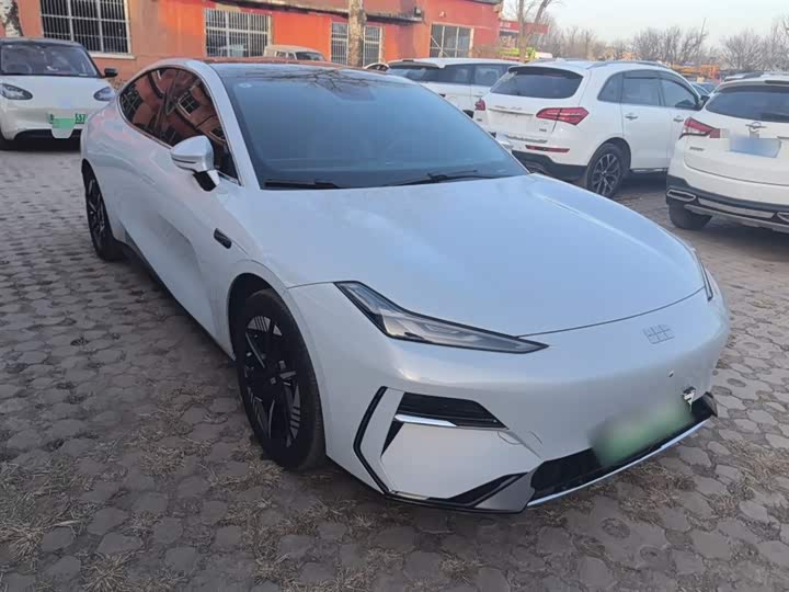 Фото 4 - Geely Galaxy E8