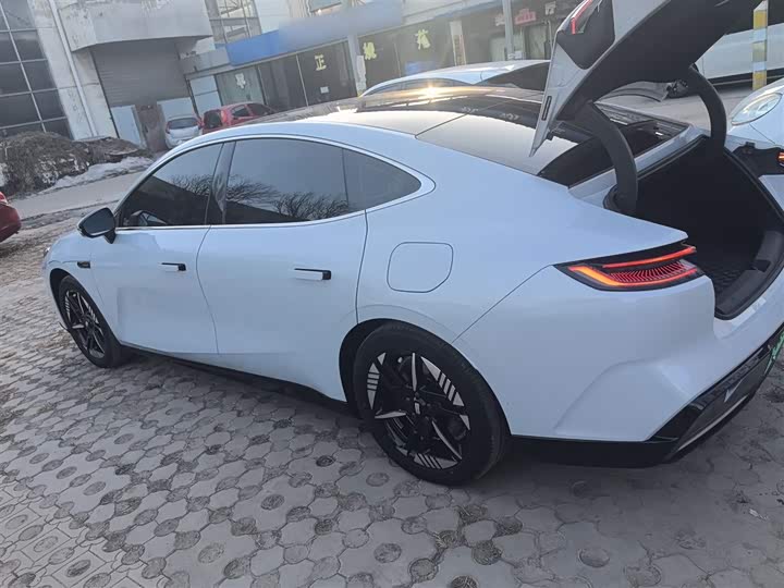 Фото 5 - Geely Galaxy E8